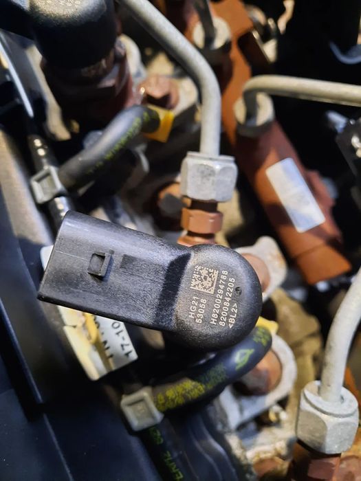 Injector injectoare renault scenic 2 1.5dci siemens renault megane 2 1