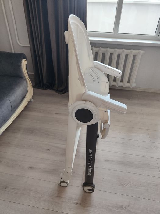 Детский стульчик для кормления