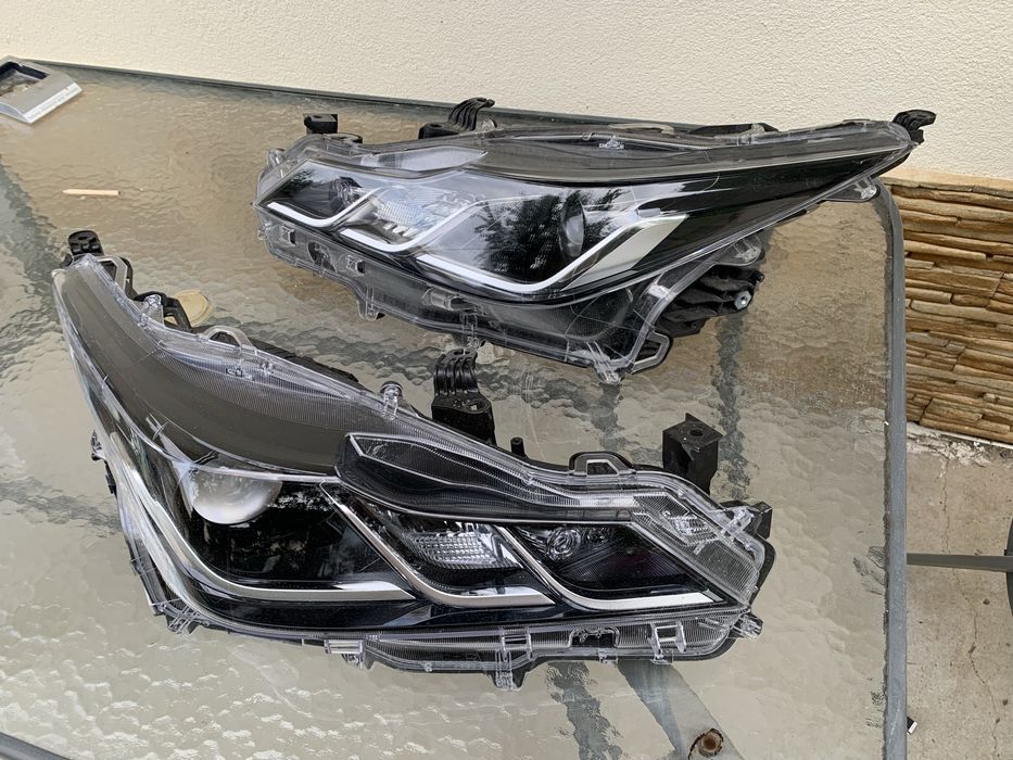 Far Toyota Corolla/stanga/dreapta  an 2019/2020/2021/2022/2023/2024
