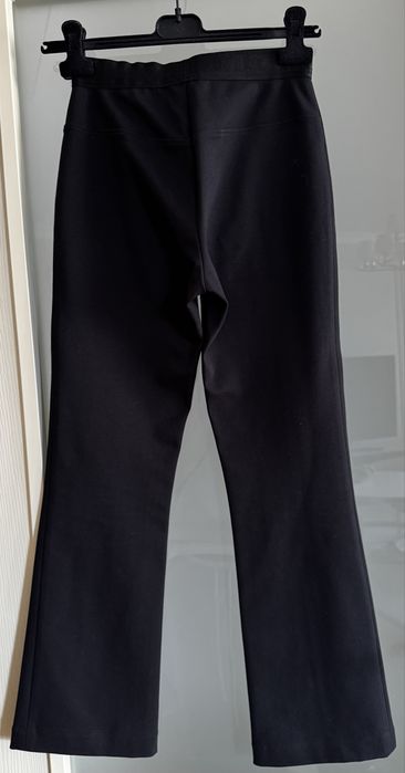 Черни еластични панталони