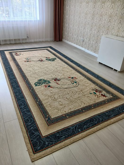 Продаётся ковёр 2×4