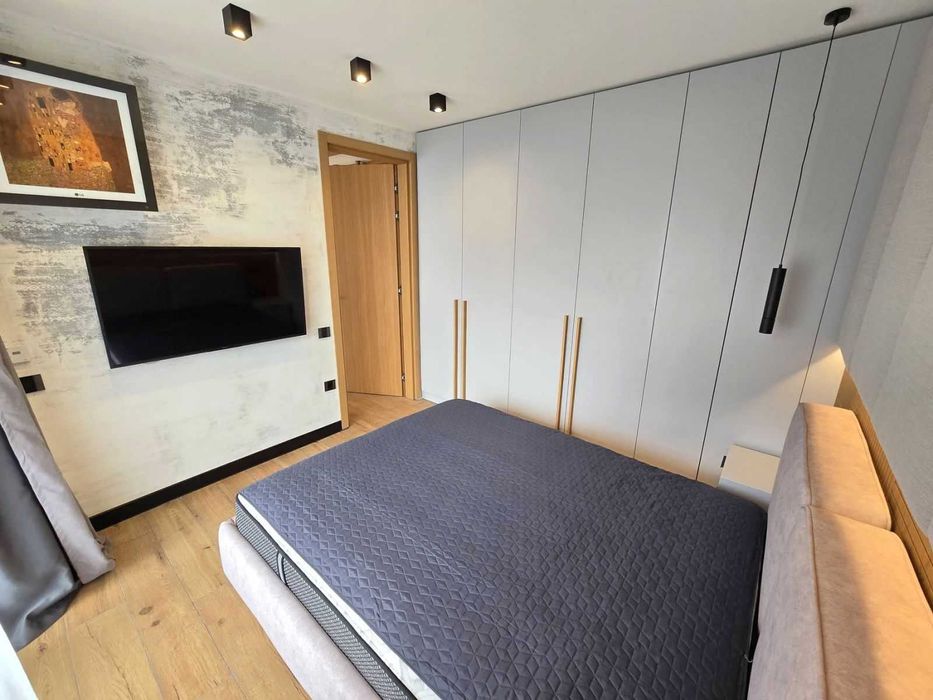 Дизайнерски обзаведен апартамент с 3 спални за продажба в Банско