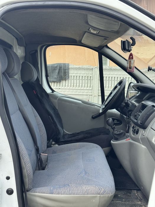 Vând Dubă Renault Trafic 1.9 Diesel