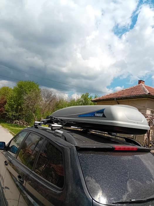 Куфар за кола за покрива.