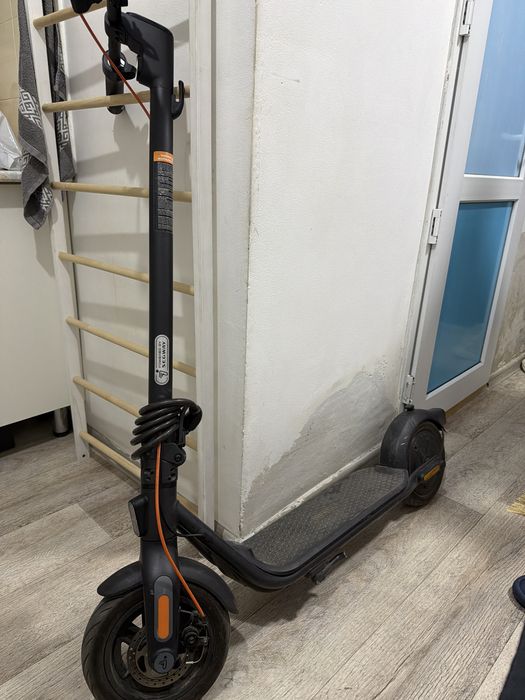 Электросамокат в хорошем состоянии мало пользовались