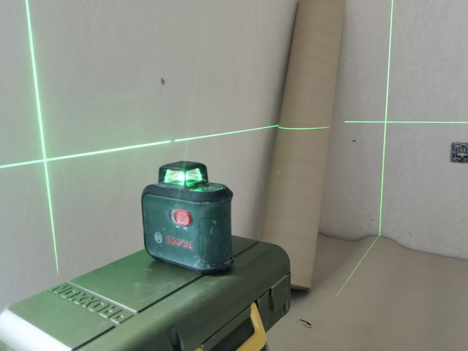 Лазарен нивелир bosch