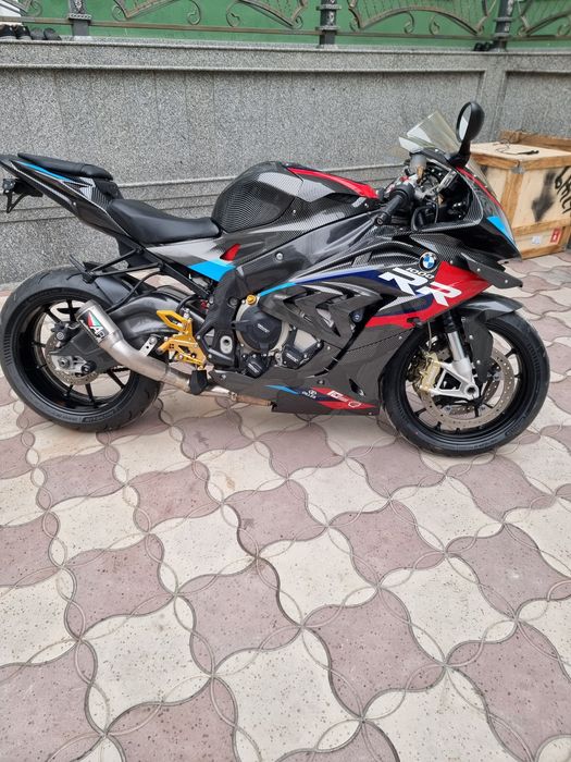 BMW S1000RR sotiladi
