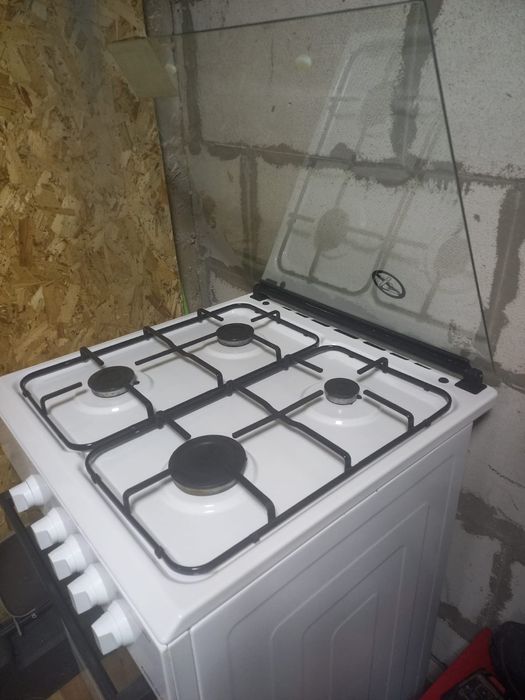 Продам газ плиту