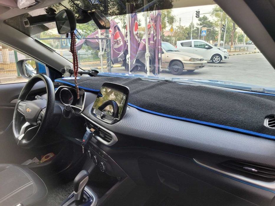 Автомобиль Шевролет Трекер