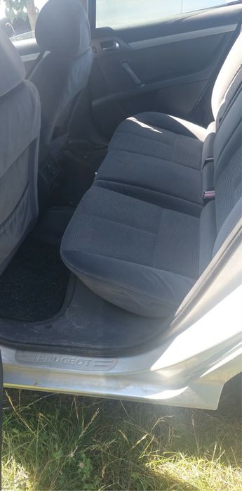 Vând peugeot 407 an 2005 cu panoramic si pililot automat!