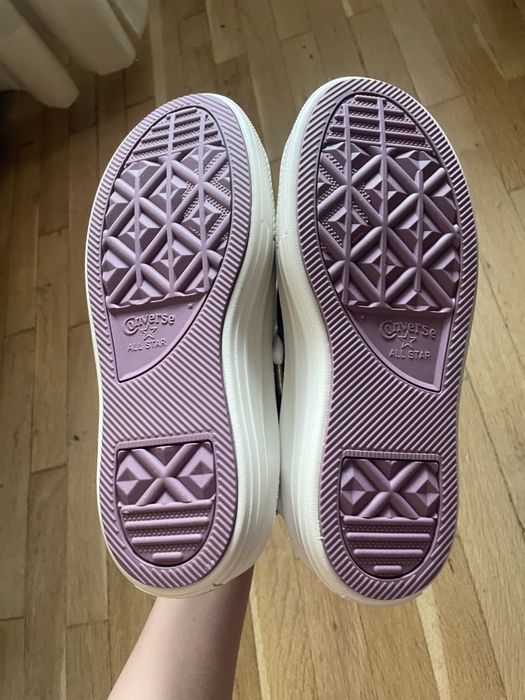 Чисто нови кецове Converse на платформа