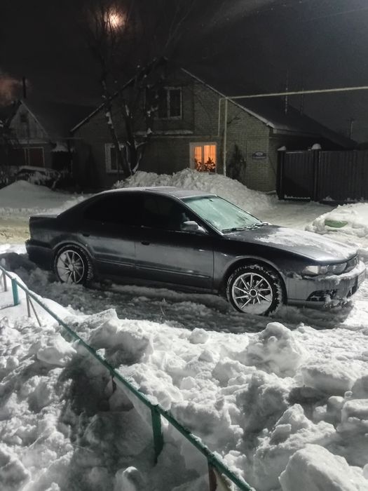 Машина ,Mitsubishi Галант 2001 года