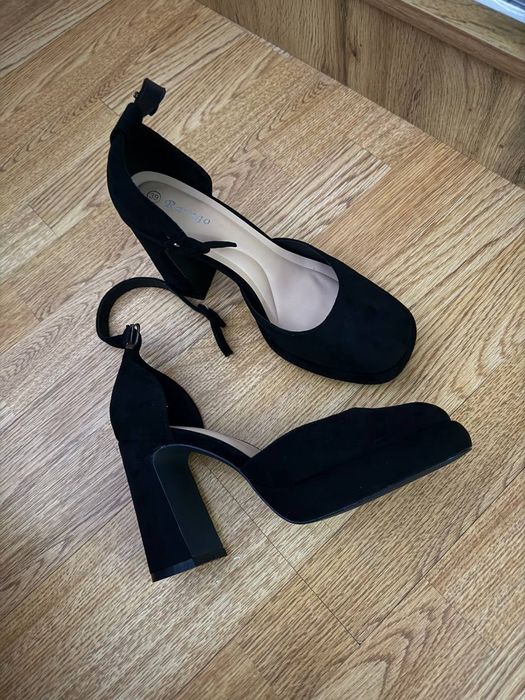 Новые босоножки 39 размер