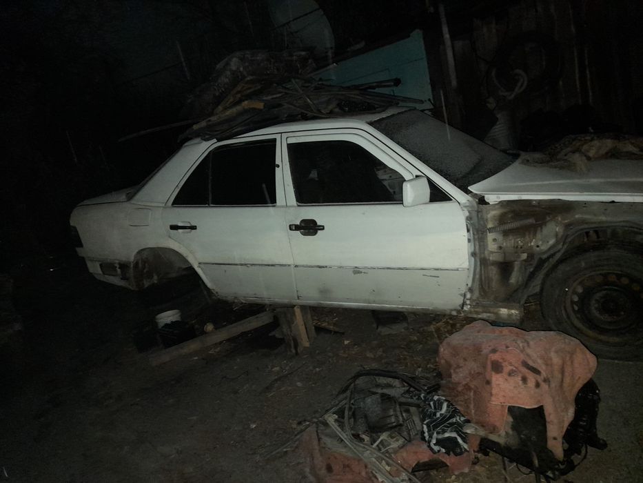 Кузовные детали Пассат Б-3 Мерседес 124 200Е 190