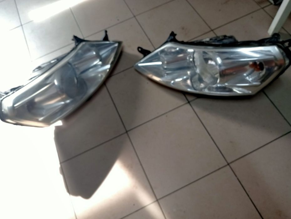 Faruri Europa Peugeot expert  2008