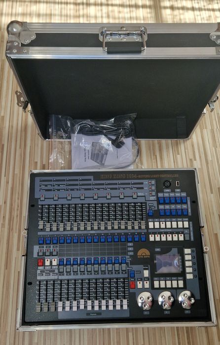 Consolă control lumini DMX, scena, DJ