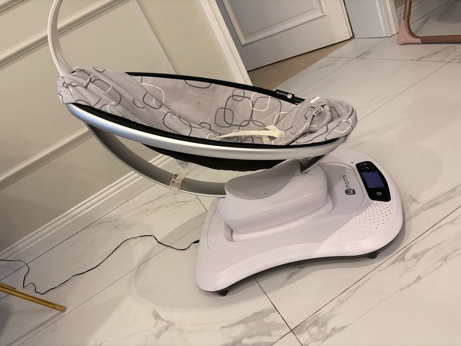 Leagan electric -balansoar bebelusi 4Moms