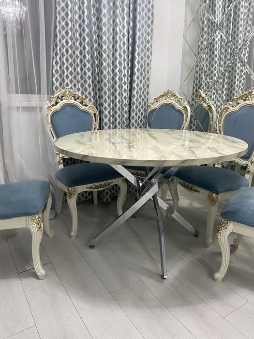 Продам круглый стол