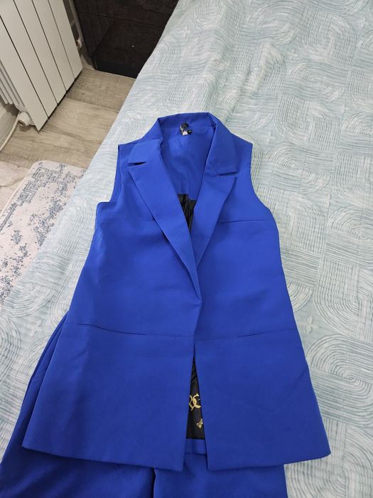 Продам костюм женский