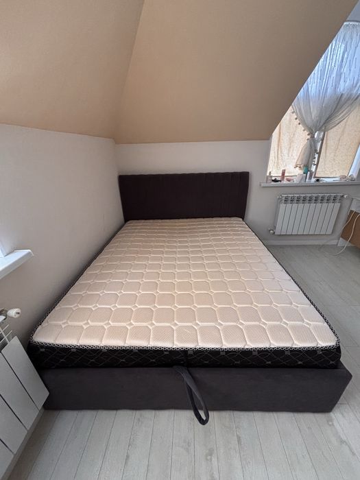 Кровать 180х200 с матрасом