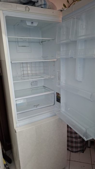 Холодилник почти новый торг есиь