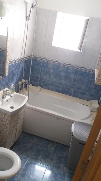 Pf închiriez ap cu 3 camere SD