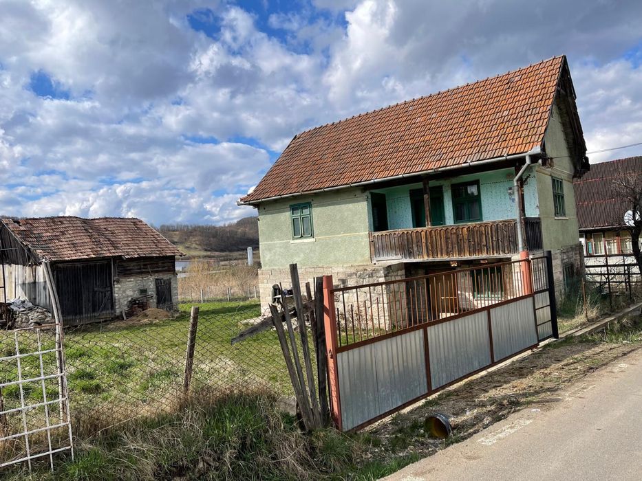 Vand casa batraneasca