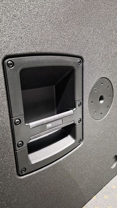 Vând bas RCF TTS 15-A