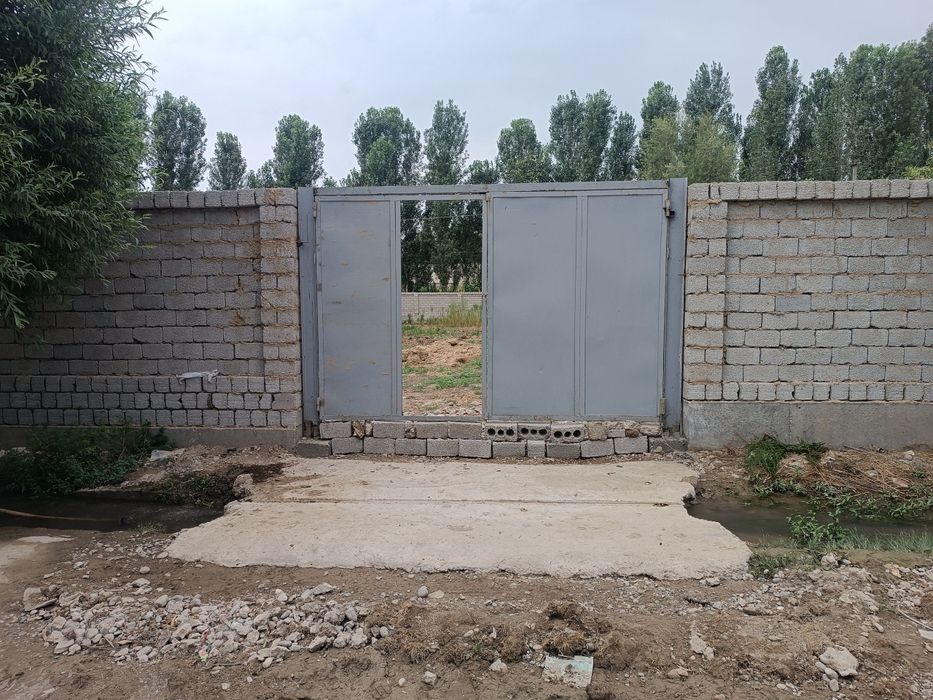 8 сотихли атрофи оралган ер сотилади