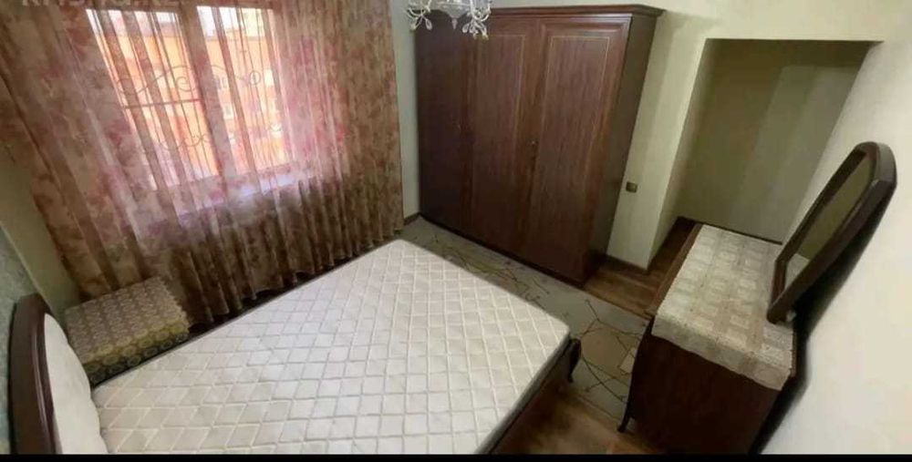 продается  ком квартира