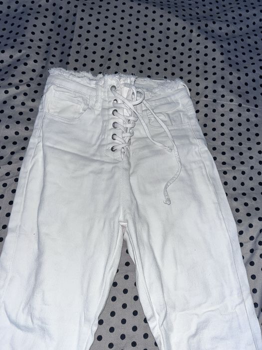 Pantaloni cu talie inalta