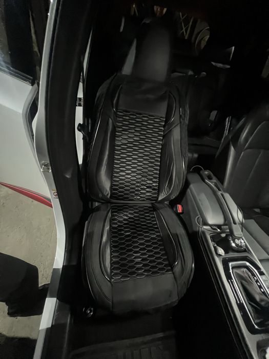 Черный чехол для авто