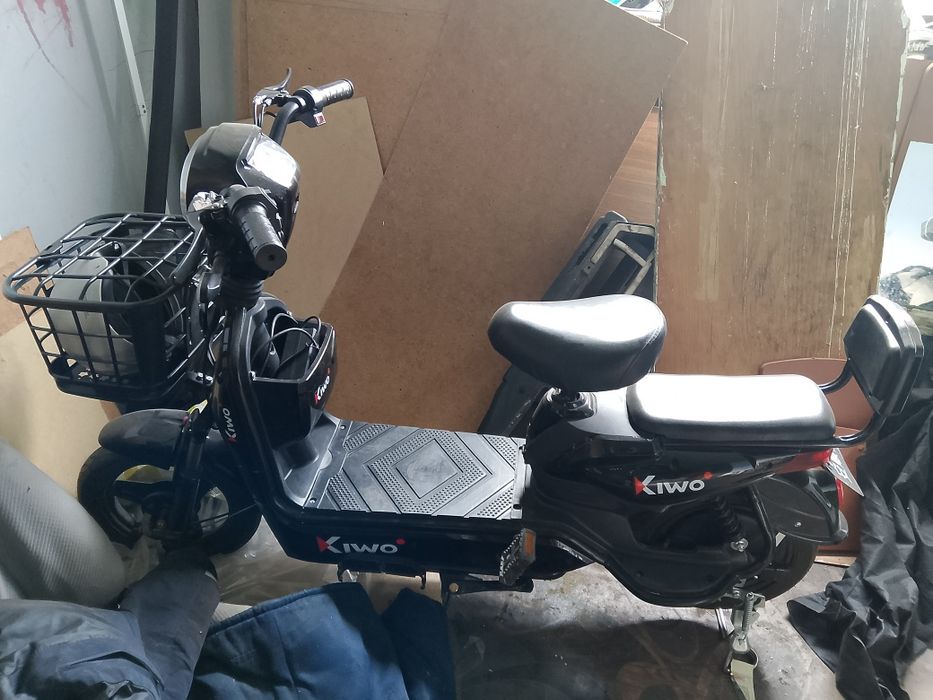 Продам электро скутер велосипед