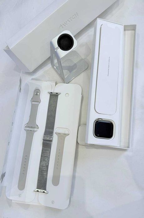 Apple Watch Series 8 45mm Starlight GPS + Curea Milaneza + Suport