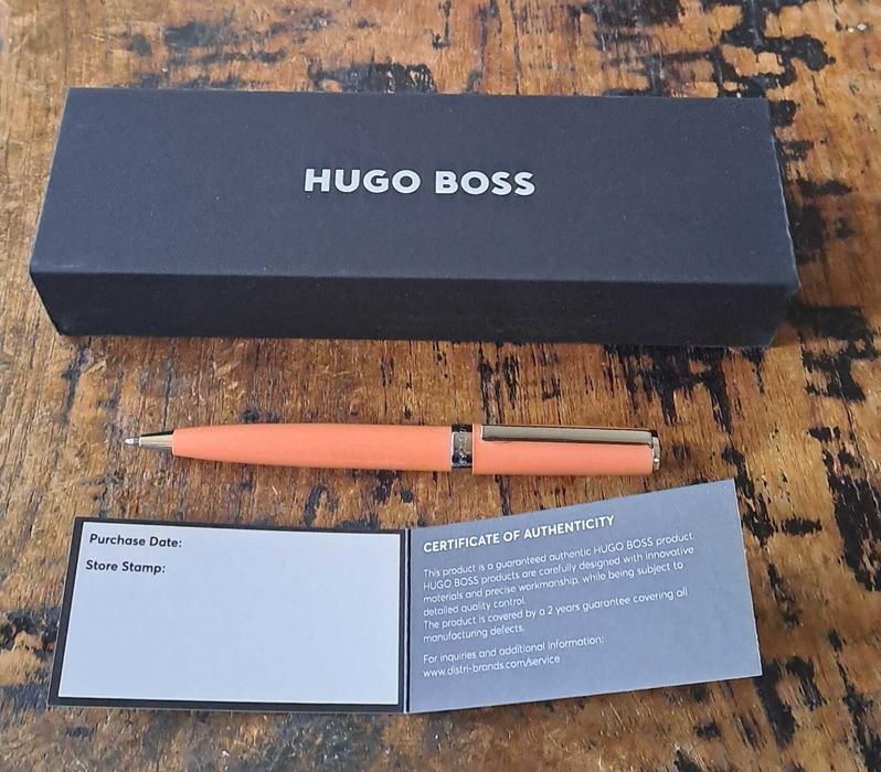 химикалка HUGO BOSS Gear Icon светлооранжев лак лого на пръстена