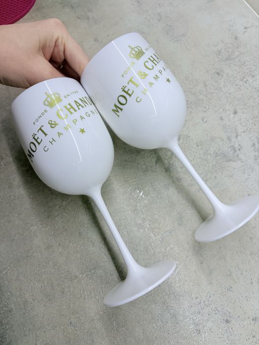 чаши за шампанско моет 2 чаши