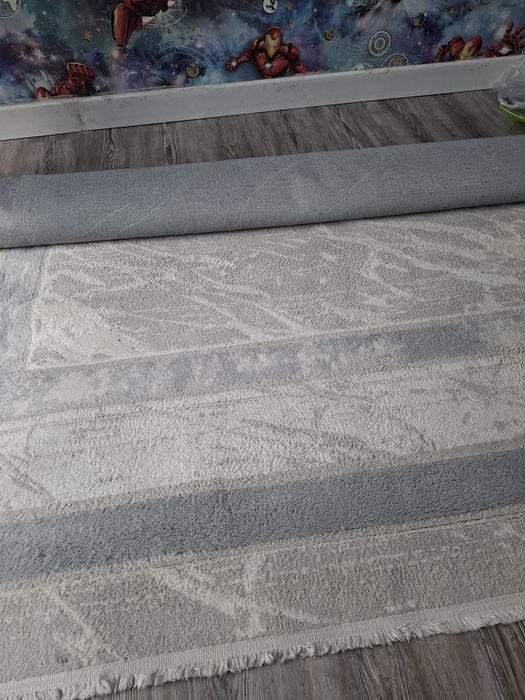 Продам ковёр почти новый