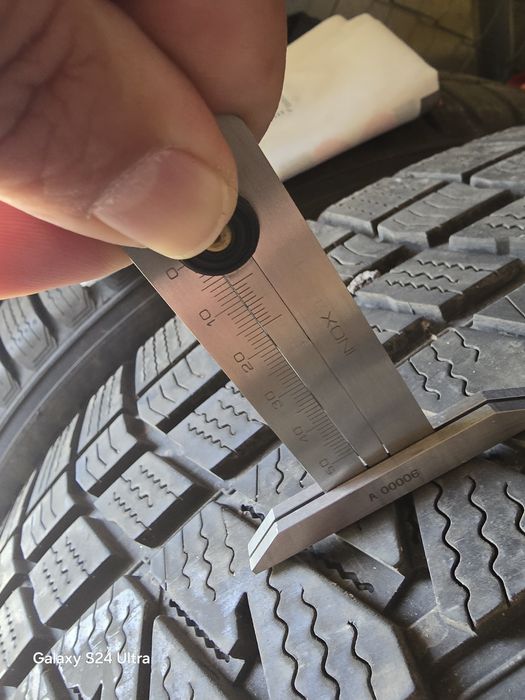 2 бр. Зимни гуми KUMHO 265-60-18