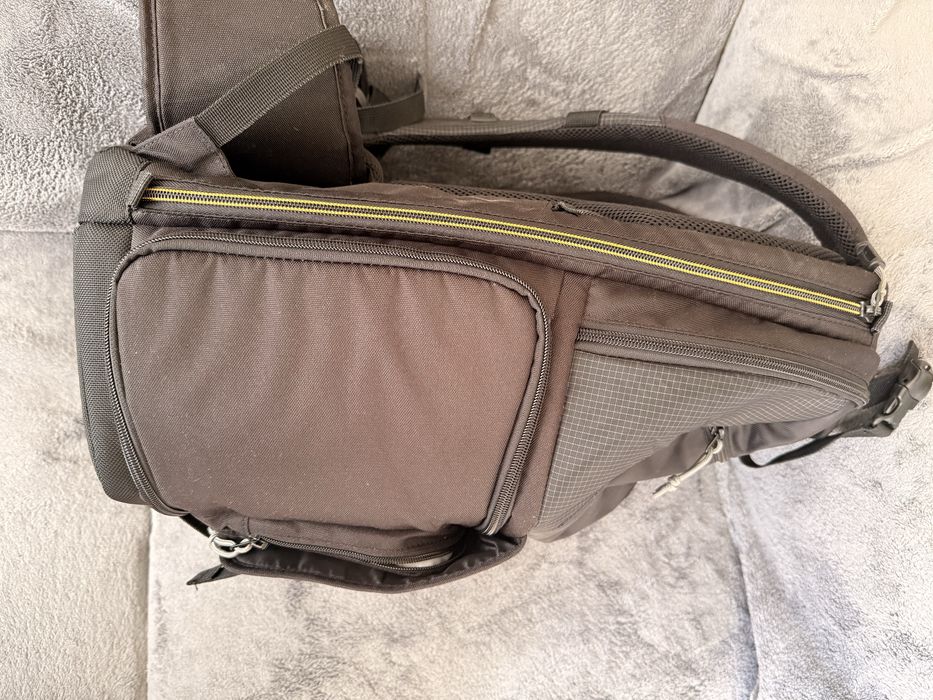 Фотографска раница LowePro BP 250 AW II