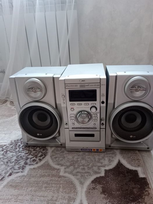 Продам музыкальный центр с караоке