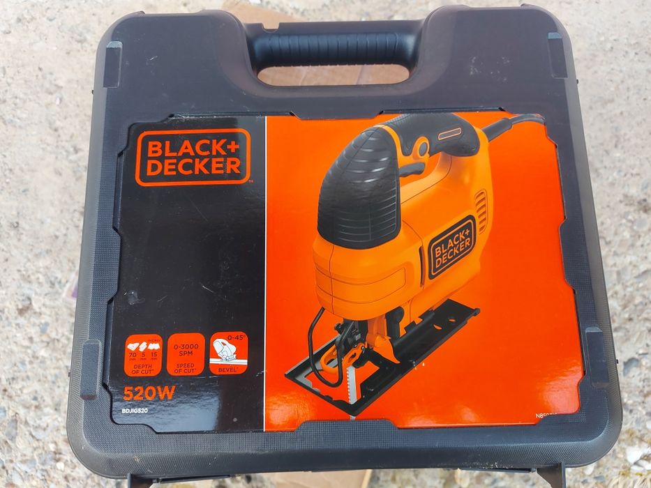 Fierastrau Pendular Black&Decker/ Incarcator Parkside 20V-4,5Ah