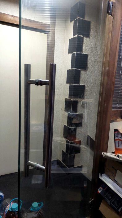 Врати - хол, баня, тераса, стъклена за магазин. Дограма