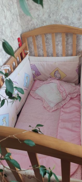 Продам детскую кроватку  бу