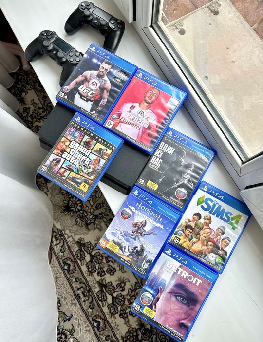 PlayStation 4 Slim 1TB +7Диск