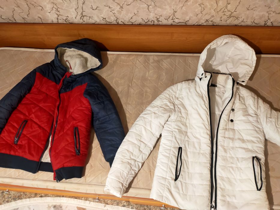 Продам куртки десткие