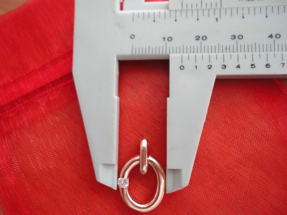 Златна Висулка с Диамант