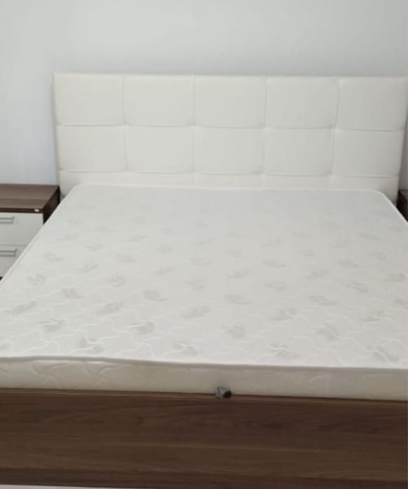 Продам спальный гарнитур