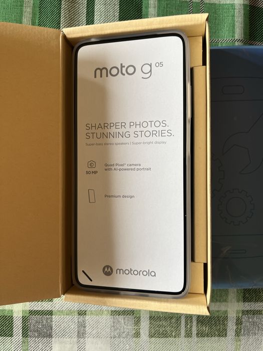 Продавам  Motorola g 05