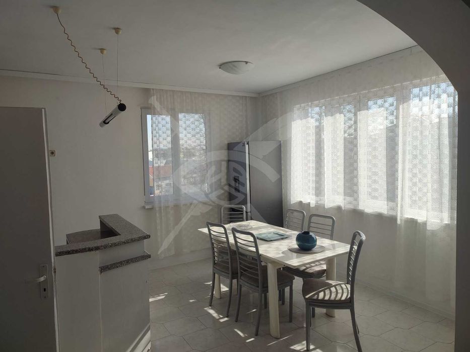 Дава се под наем Етаж от къща в Пловдив, Христо Смирненски - 120 кв.м за 598.23 € - Снимка #2