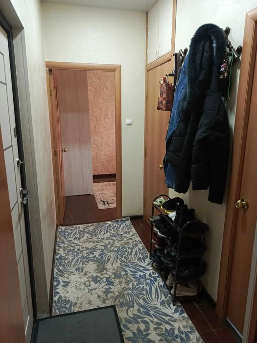 СРОЧНО!!!Продаётся 2-х комнатная квартира переделанная в 3-х